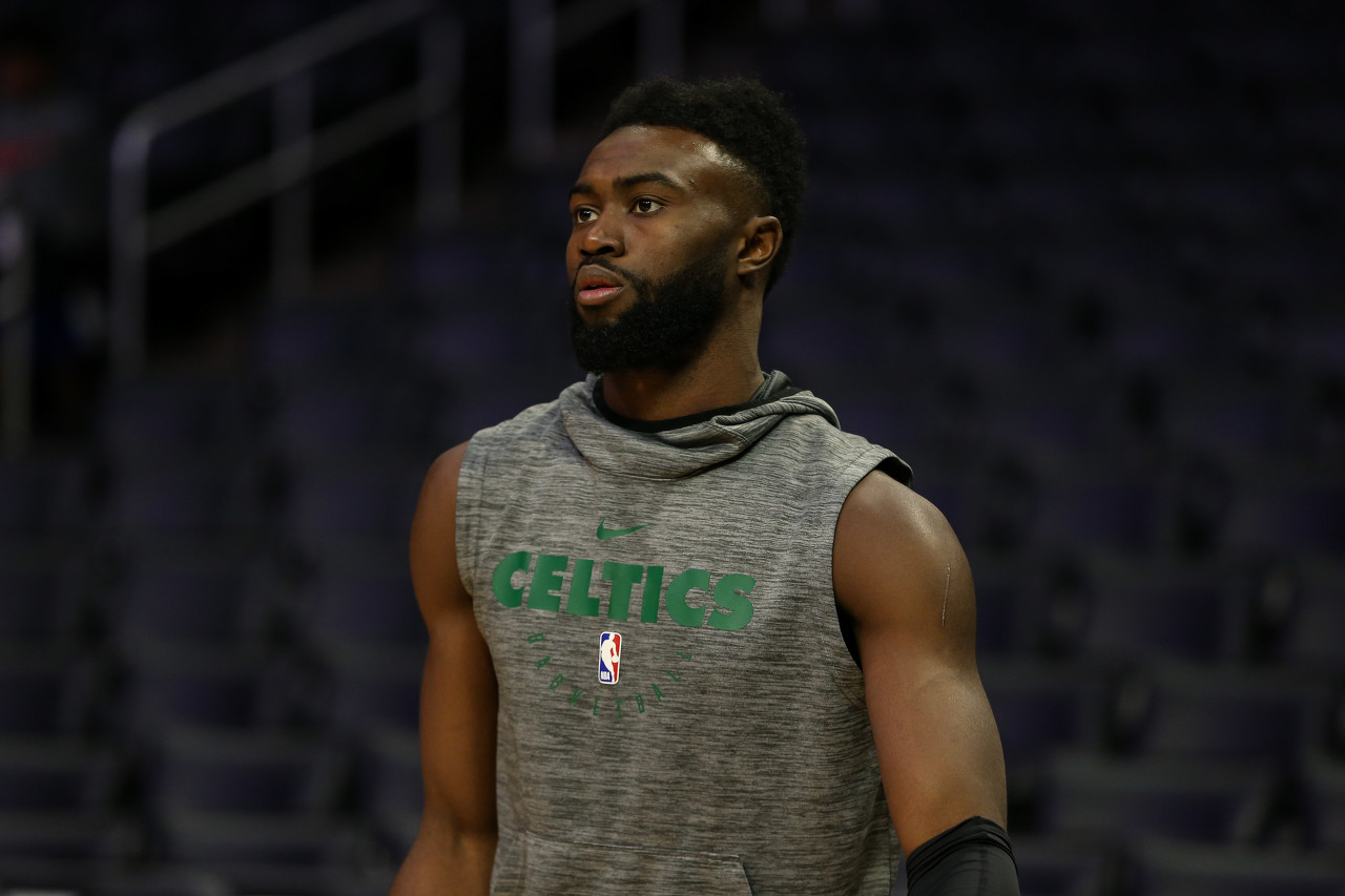 传记作者：莱万曾不满哈维的训练，他在波兰和拜仁都曾施压换帅（传记作者称：莱万不满哈维训练方式，曾在波兰与拜仁推动更换主帅）