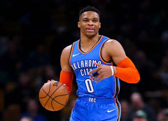 马斯坦托诺受伤后，皇马陷入困局。 ​（马斯坦托诺伤退，皇马陷入困境）