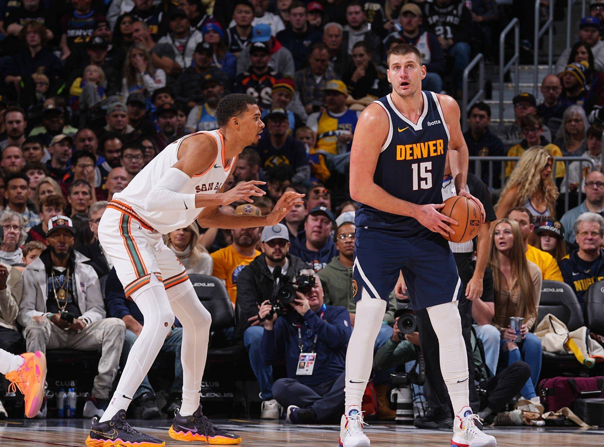 特瓦斯回应老佛爷批评：我为了整个西甲，而非那两三家俱乐部（特瓦斯回应弗洛伦蒂诺批评：我服务于整个西甲，而非个别两三家俱乐部）