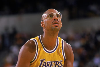 世体：特狮有望下周复出，并可能入选对阵奥萨苏纳的大名单（世体：特尔施特根有望下周复出，或入选战奥萨苏纳名单）