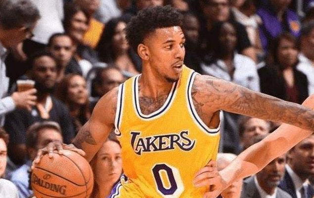 梅西特别金色签名款F50鞋将于夏季发布，引领2026世界杯潮流（梅西专属金色签名F50今夏发布，领衔2026世界杯新风尚）