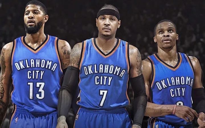 这胳膊太长了！文班背后偷袭轻舒猿臂抢断 卡斯尔快攻暴扣打停（臂展拉满！文班背后偷球长臂一探断下 卡斯尔快攻重扣逼暂停）