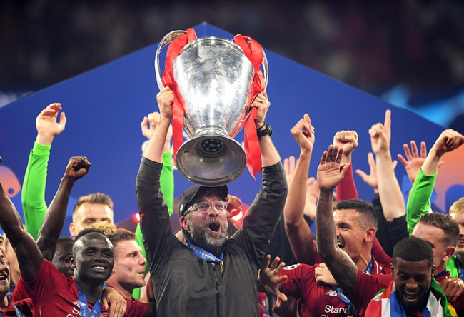 媒体评NBA75大巨星第21名，“狼王”凯文加内特生涯传记（媒体评选NBA 75巨星第21位，“狼王”凯文·加内特生涯回顾）