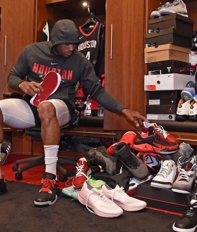 约克：曼联应多给年轻人机会，谢什科受伤奥比应该获得机会（约克：曼联应信任年轻人，谢什科伤停，奥比应获出场机会）