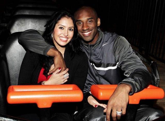 李添荣与李弘权的精彩配合，为观众献上一场篮球盛宴（李添荣与李弘权默契联手，奉上一场震撼的篮球盛宴）