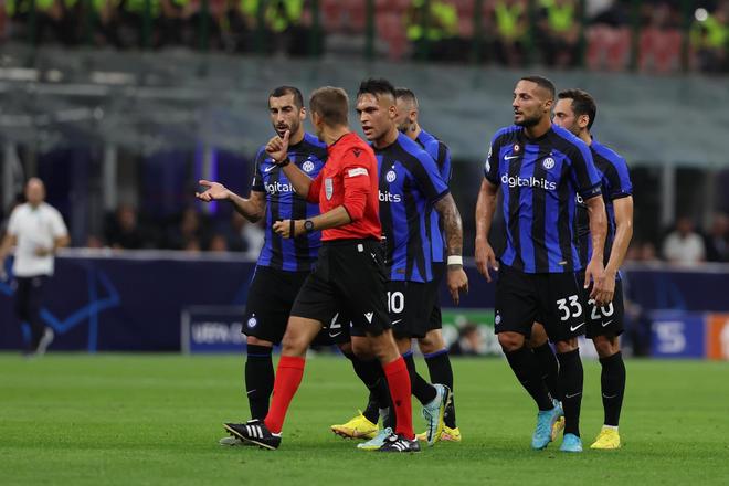 罗伊斯：我会建议布兰特留在多特；可以看出他正在找回状态（罗伊斯建议布兰特继续留在多特：他的状态正在回升）