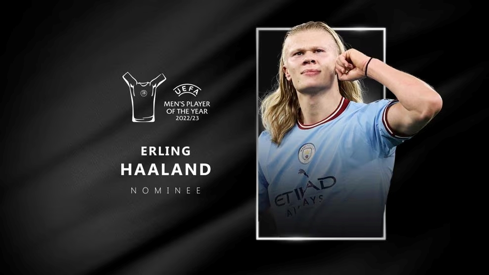 足协杯赛前举办垫场赛，张凌峰等四名成年球员对阵五十名小球员（足协杯赛前上演趣味垫场赛：张凌峰等4位成年球员对阵50名小球员）