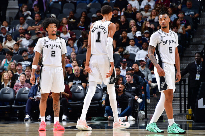 CCTV不播！中超两强出战亚冠：蓉城1-0=赢领头羊，海港输球＝出局（央视不转！中超双雄征战亚冠：蓉城1-0斩领头羊，海港输球即出局）